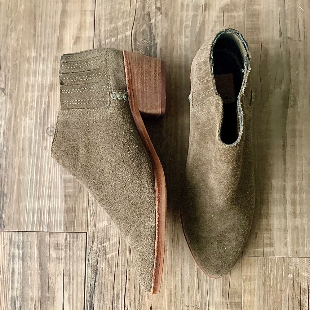 Dolce Vita Olive Suede Ankle Boot Booties 💫